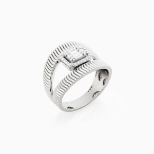 18kt White Gold Ring with Diamonds