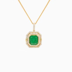 18kt White Gold Pendant with Emerald and Diamonds