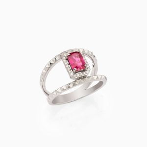 18kt White Gold Ring with Ruby and Diamonds