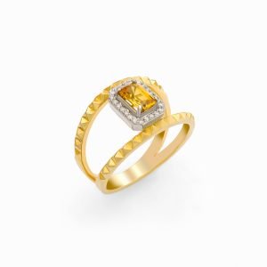 18kt Yellow Gold Ring with Diamonds and Yellow Sapphire