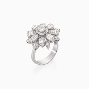 18kt White Gold Ring with Diamonds